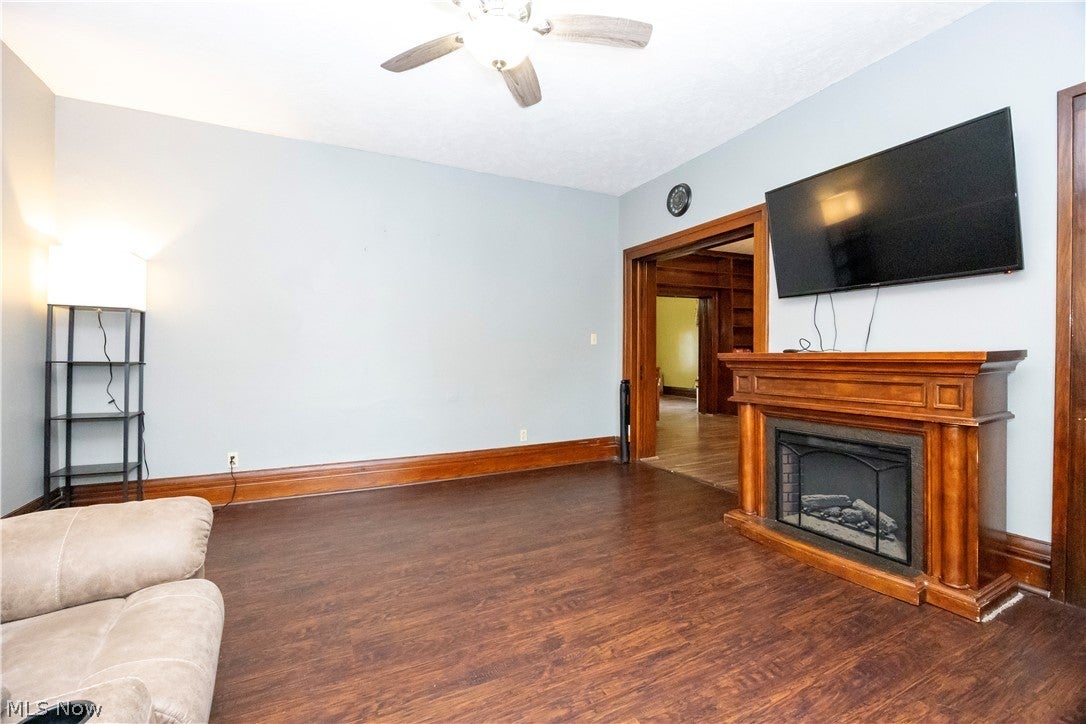 125 E Walnut Street