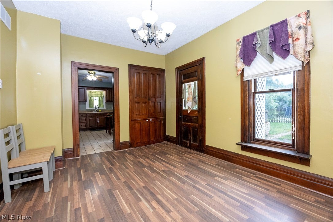 125 E Walnut Street