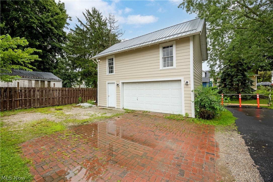 125 E Walnut Street