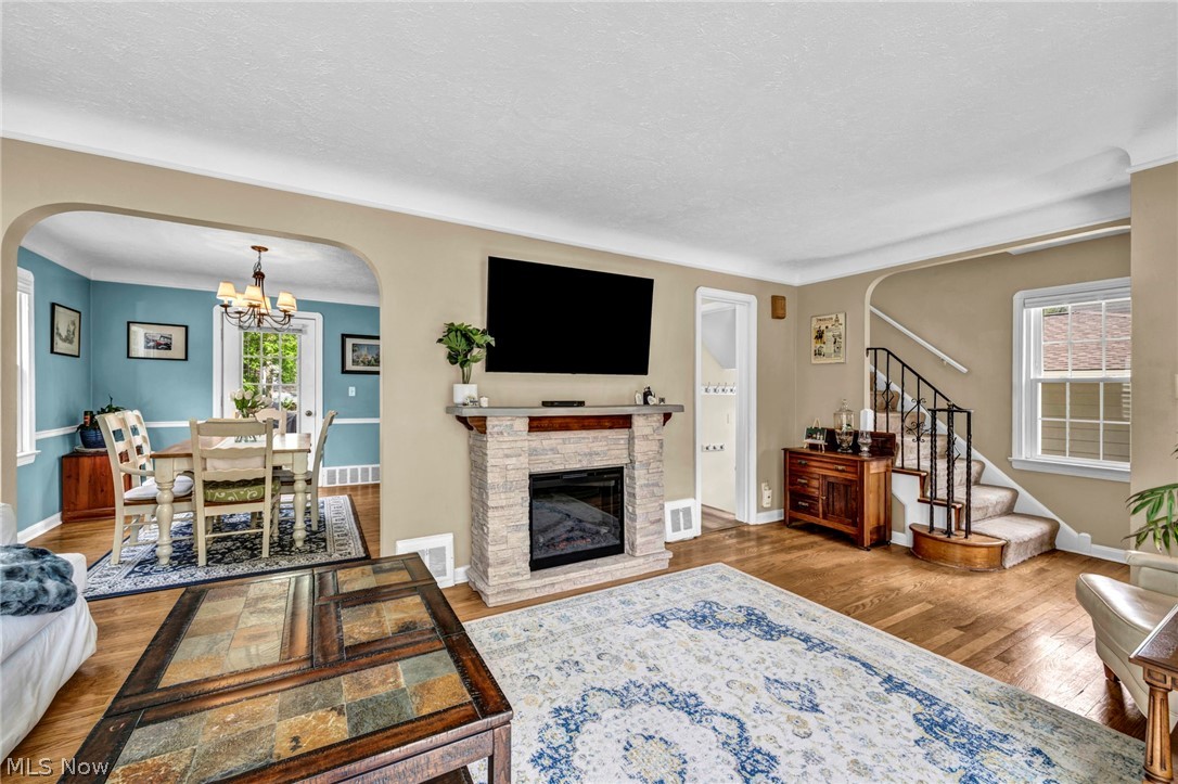 20944 Woodstock Avenue