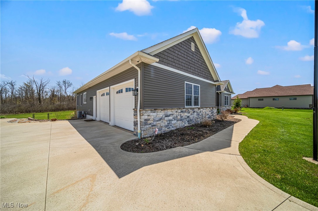 14161 Rock Creek Road, Chardon, Ohio image 4