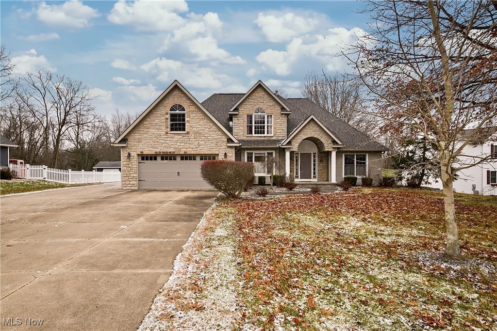 Photo of 4887 Fireside Drive, Akron, OH 44319 (MLS # 5178829)