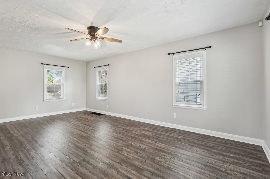 3211 Amherst Avenue, Lorain, Ohio image 3