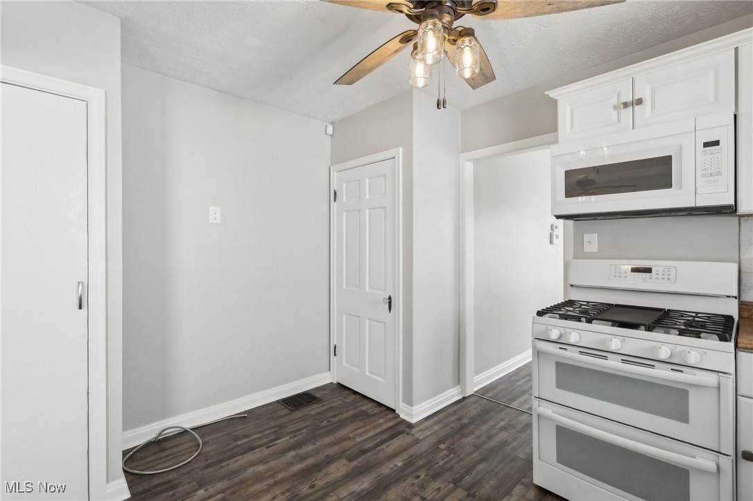 3211 Amherst Avenue, Lorain, Ohio image 11