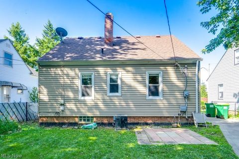 Tiny photo for 407 E 330th Street, Willowick, OH 44095 (MLS # 5202942)