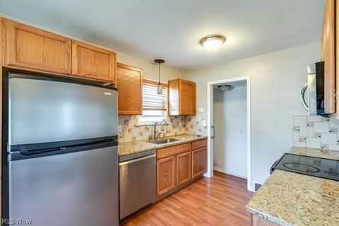 Tiny photo for 407 E 330th Street, Willowick, OH 44095 (MLS # 5202942)