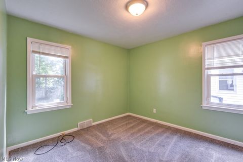 Tiny photo for 407 E 330th Street, Willowick, OH 44095 (MLS # 5202942)