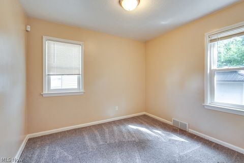 Tiny photo for 407 E 330th Street, Willowick, OH 44095 (MLS # 5202942)