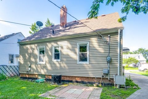 Tiny photo for 407 E 330th Street, Willowick, OH 44095 (MLS # 5202942)