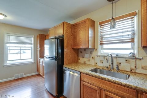 Tiny photo for 407 E 330th Street, Willowick, OH 44095 (MLS # 5202942)