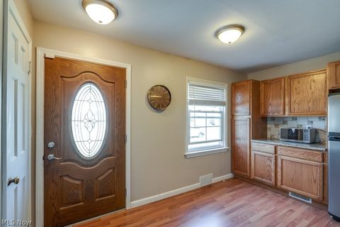 Tiny photo for 407 E 330th Street, Willowick, OH 44095 (MLS # 5202942)