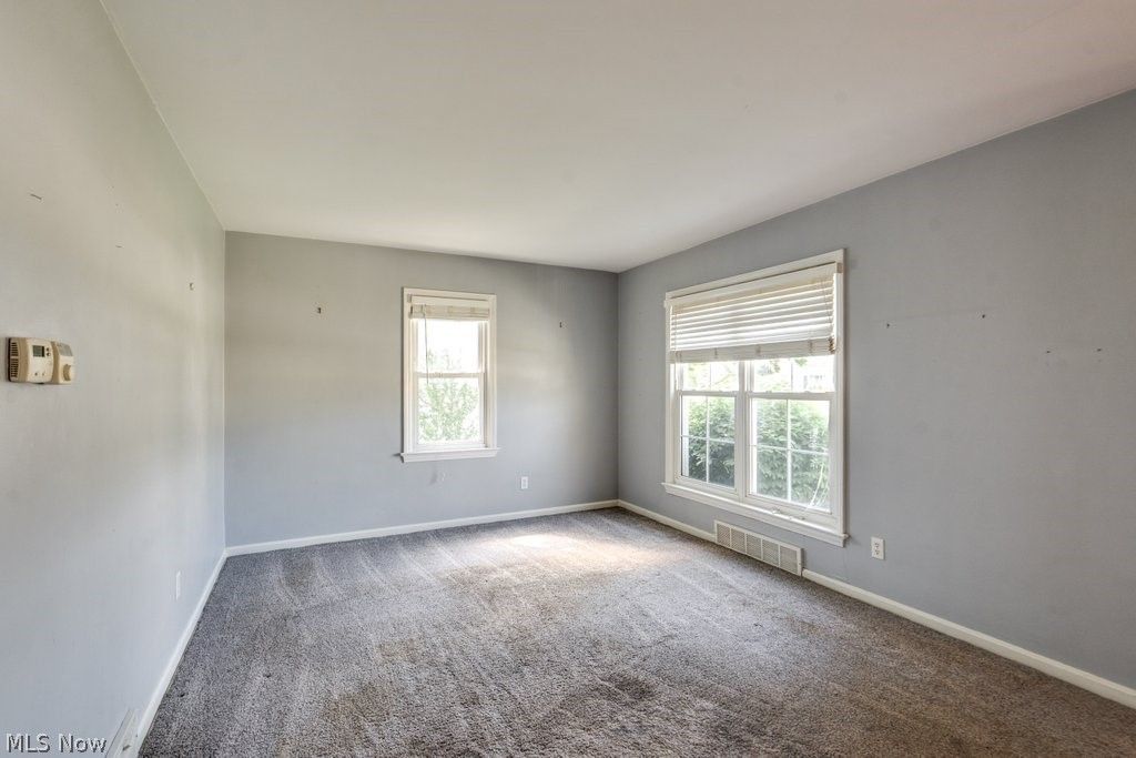Photo of 407 E 330th Street, Willowick, OH 44095 (MLS # 5202942)