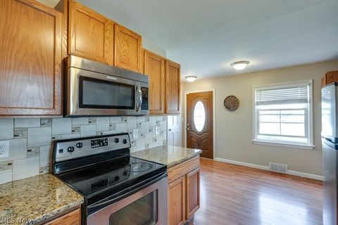 Tiny photo for 407 E 330th Street, Willowick, OH 44095 (MLS # 5202942)