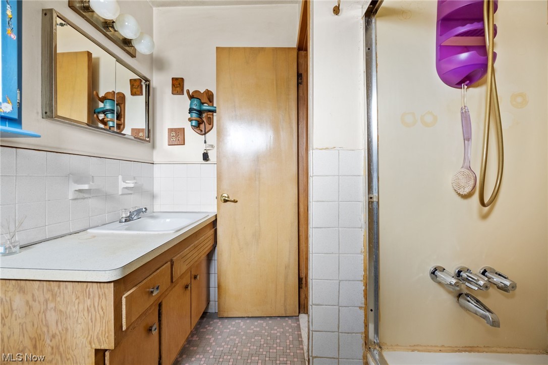 Corning & Gilchrist's Brookwoo - Residential