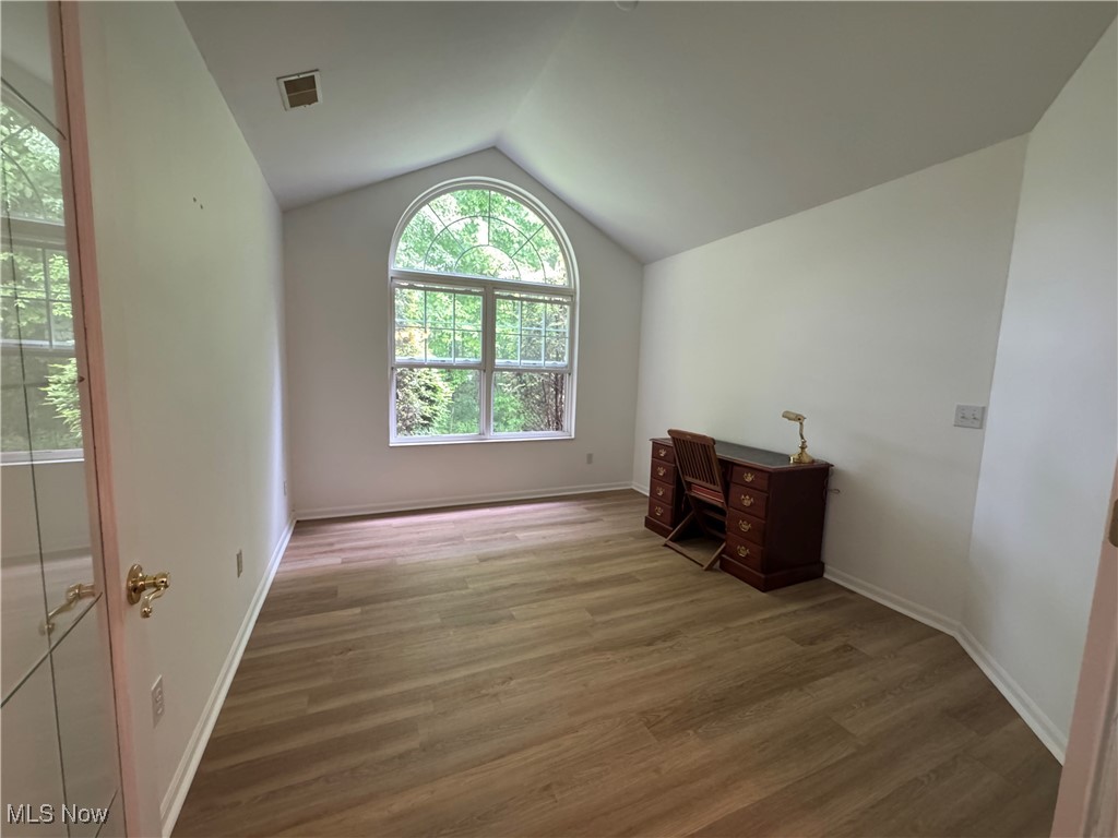 1303 Willow Brook Drive, Warren, Ohio image 14