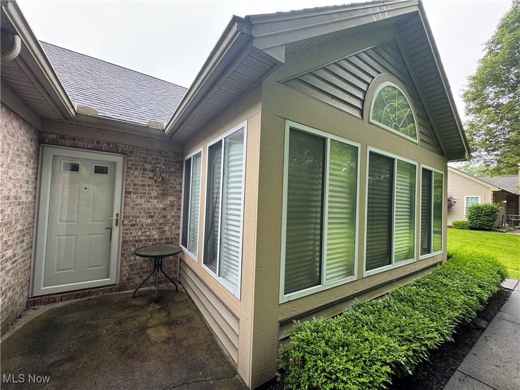 1303 Willow Brook Drive, Warren, Ohio image 3
