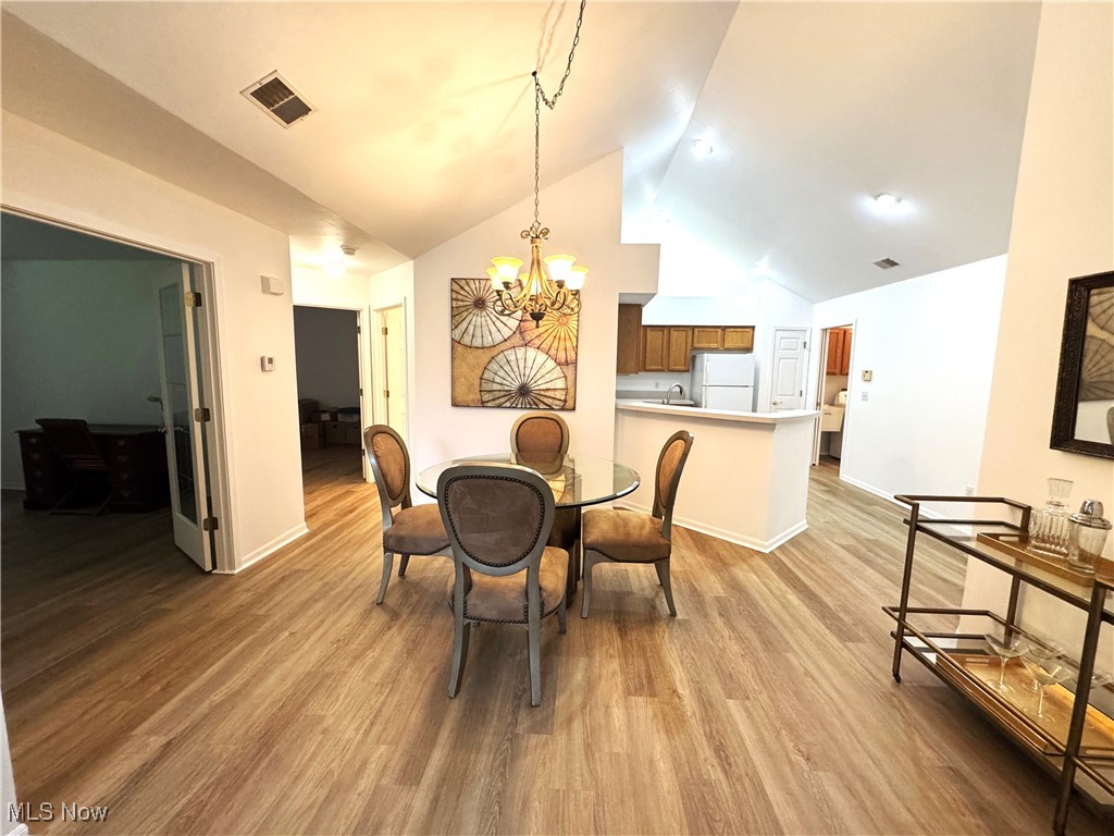 1303 Willow Brook Drive, Warren, Ohio image 6
