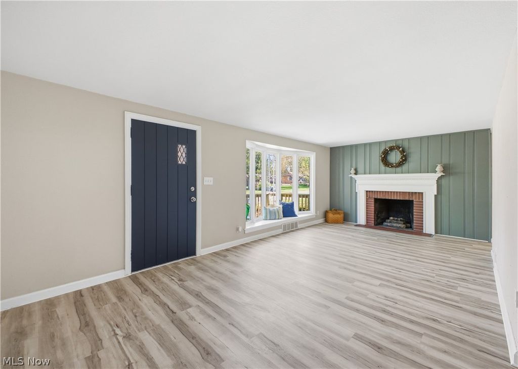 Photo of 3232 Bears Den Road, Youngstown, OH 44511 (MLS # 5204628)