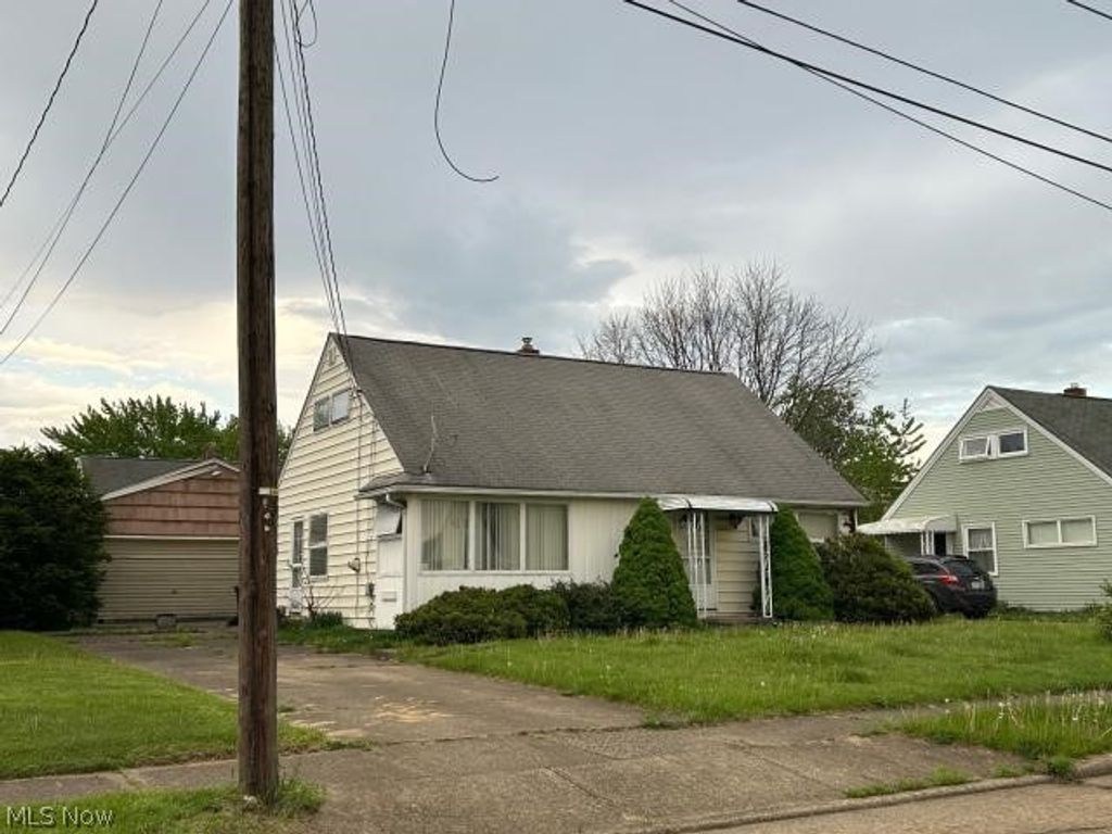 Photo of 1226 Valleyview Avenue SW, Canton, OH 44710 (MLS # 5209448)