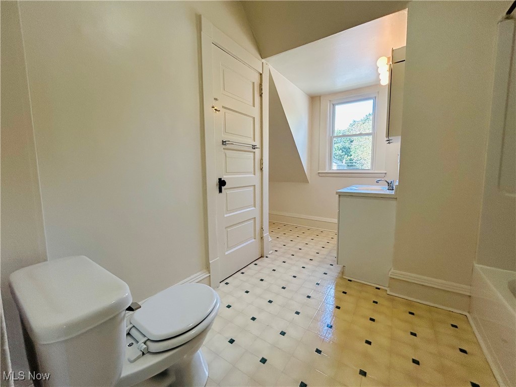 Longmere 01 - Residential Lease