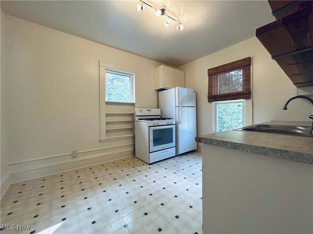 Longmere 01 - Residential Lease