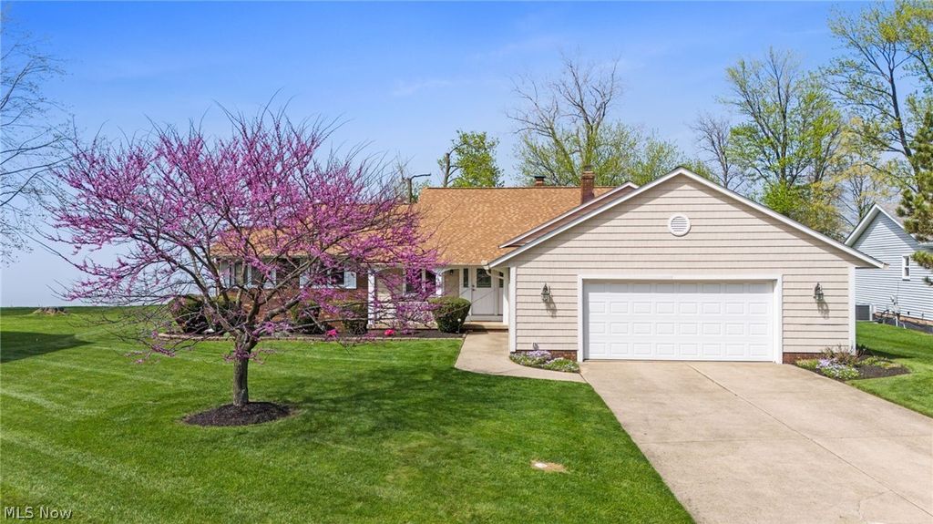 Photo of 59 N Lakehurst Drive N, Eastlake, OH 44095 (MLS # 5202544)