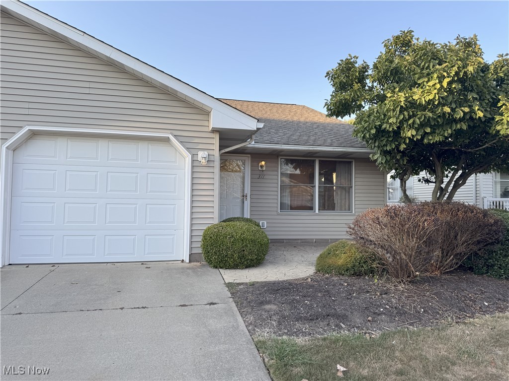 Easy one floor living in this 3 bedroom, 2 bath Planned Unit Development. Open concept Great Room with dining area opens to kitchen. 1st Floor laundry and a full bath with tub/shower. Master Suite with walk-in shower. Attached 1 car garage with opener. Reverse osmosis under kitchen sink. Extra parking available at dead end of the street.