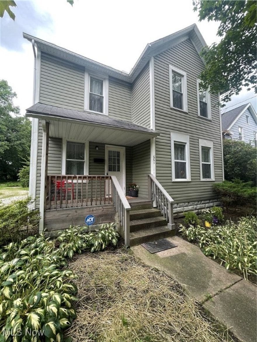 Welcome home to this well maintained Colonial nestled in the heart of Akron only minutes from Akron University! This turn key property offers 4 bedrooms, 2 full baths and ample living space. Great opportunity whether you're looking for a place to call home or a great investment near the college. Move in condition and ready for you to enjoy your new home! Just minutes from Downtown Akron, close to shopping and transportation. This one won't last long so schedule your showings today!