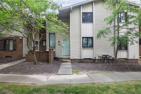 11515 Pearl Road Unit B202, Strongsville, OH 44136 - #: 5137516