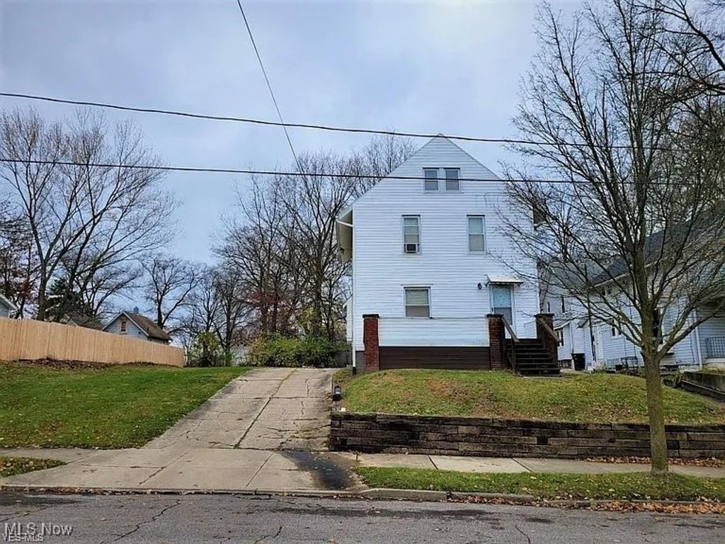 Photo of 804 Beardsley Street, Akron, OH 44311 (MLS # 5177409)