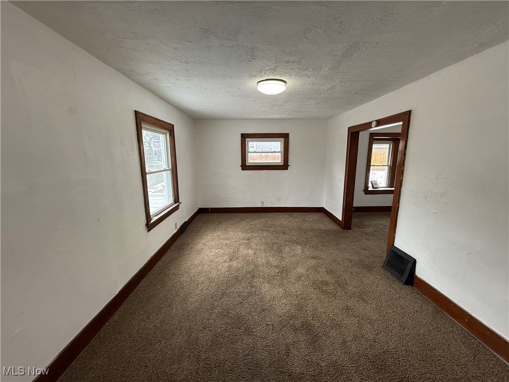 Photo of 804 Beardsley Street, Akron, OH 44311 (MLS # 5177409)