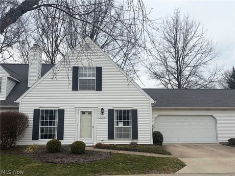 Condo For Sale - 3376 Hunter Parkway #26<br/> Summit County, Cuyahoga Falls, OH 44223