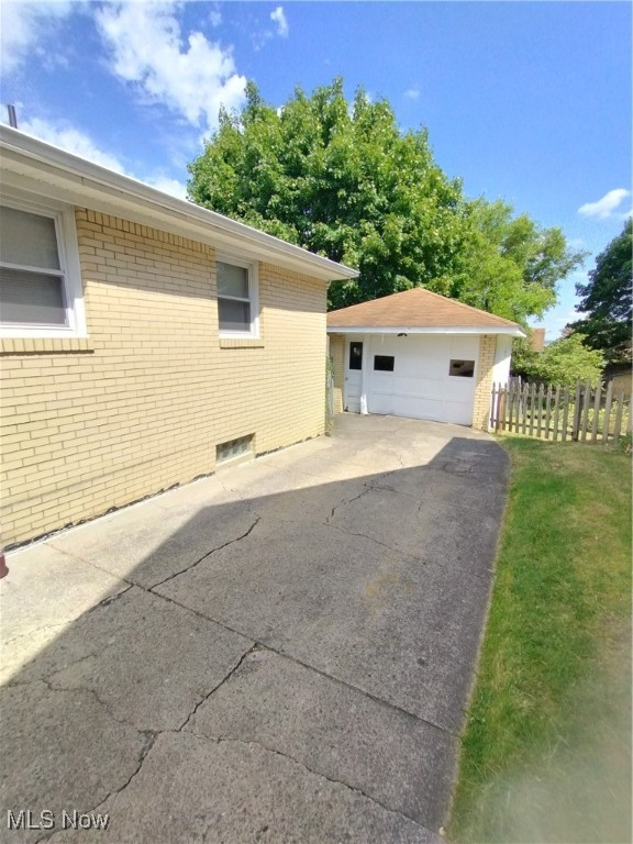 City/Youngstown - Residential Lease