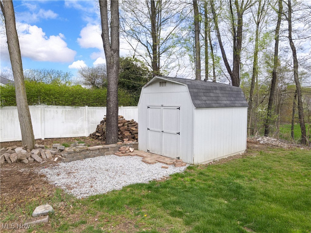 3238 Robins Trace, Akron, Ohio image 40