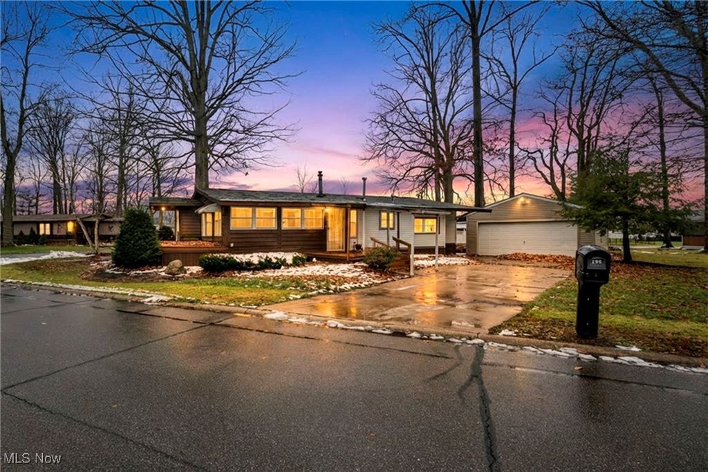 Photo of 296 Ashwood Drive, Elyria, OH 44035 (MLS # 5177083)