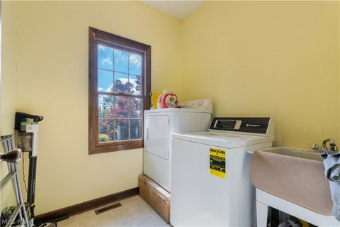Tiny photo for 1100 E Bayton Street, Alliance, OH 44601 (MLS # 5221653)