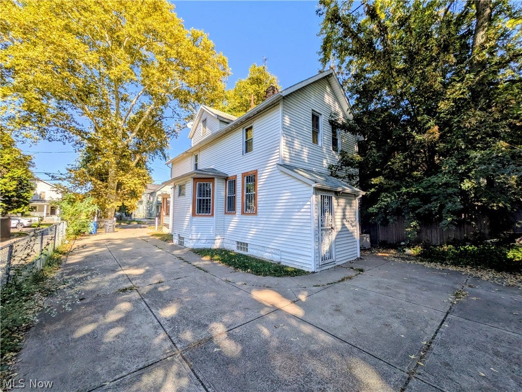3211 Walton Avenue