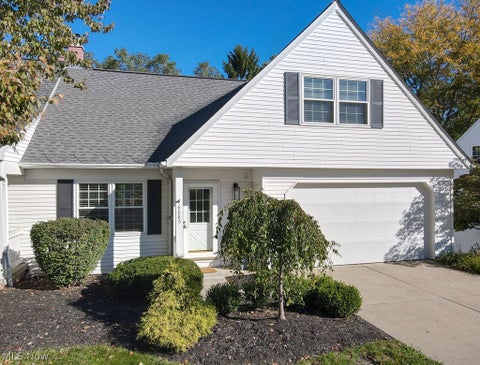 Condo For Sale - 6885 Chaffee Court<br/> Cuyahoga County, Brecksville, OH 44141