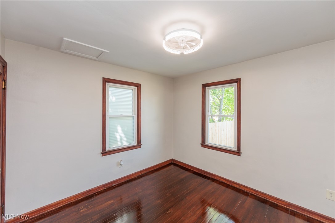 125 E 30th Street, Lorain, Ohio image 12