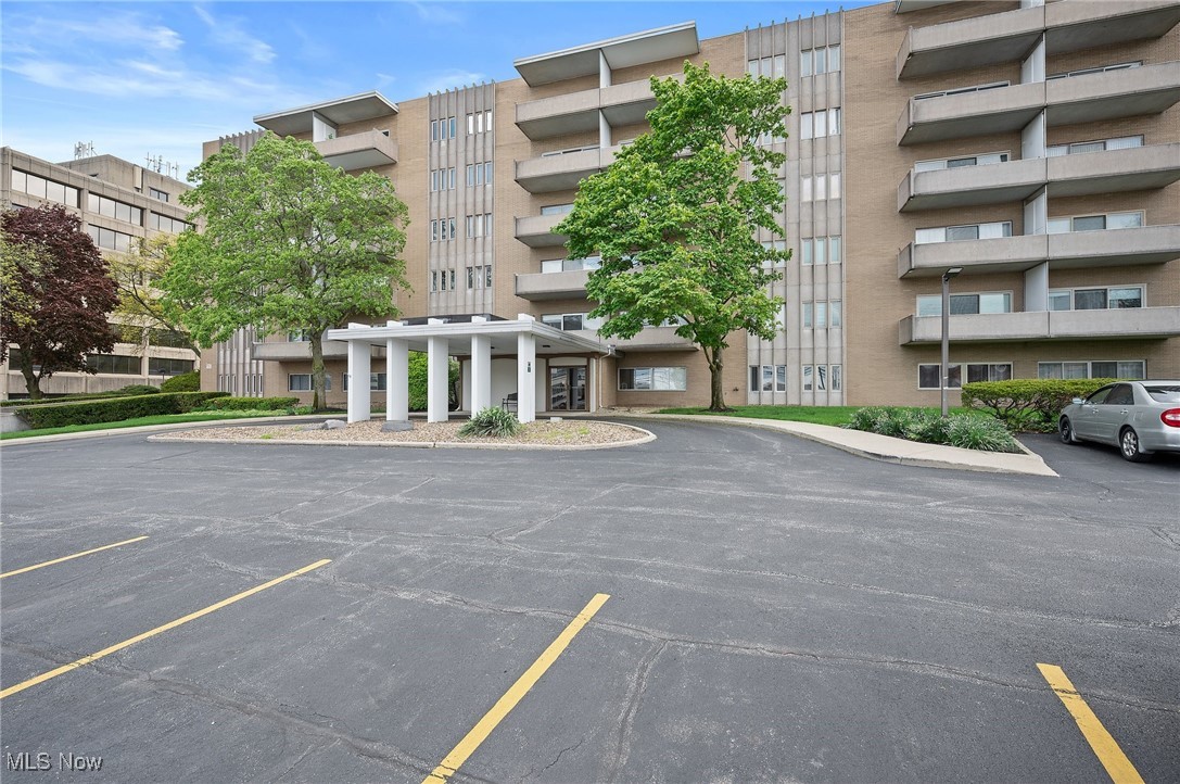 3167 Linden Road #610, Rocky River, Ohio image 2