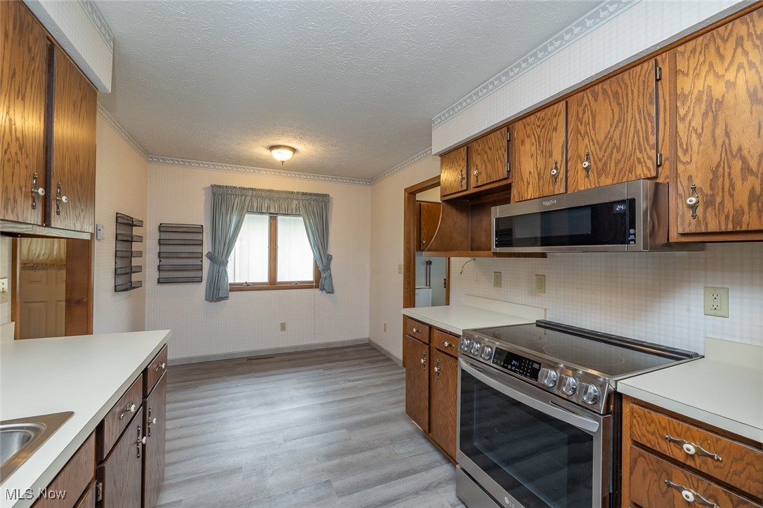 11404 Co Moor Boulevard, Strongsville, Ohio image 3