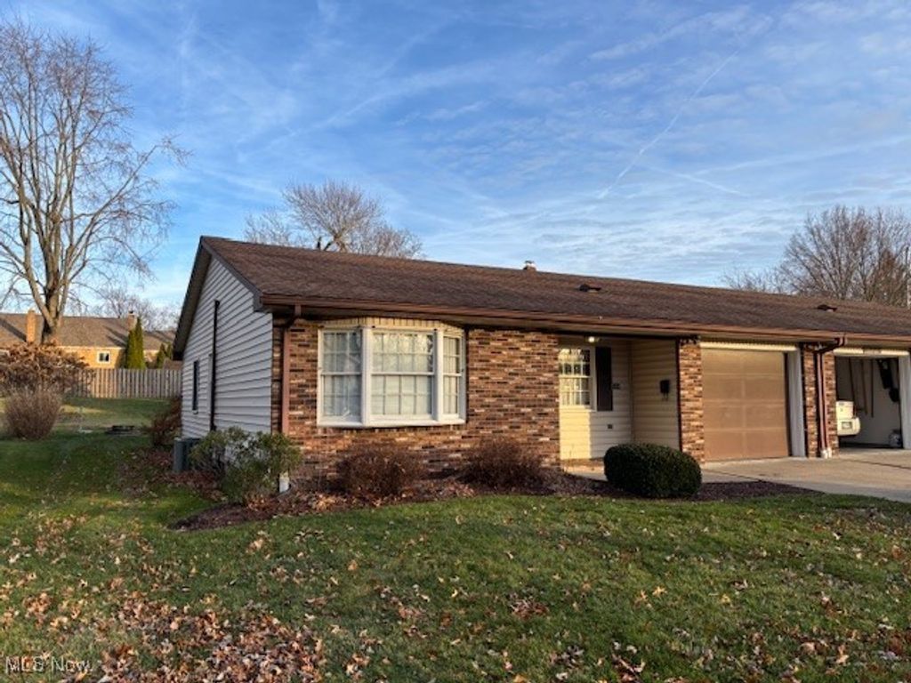 Photo of 984 Park Avenue, Salem, OH 44460 (MLS # 5175232)