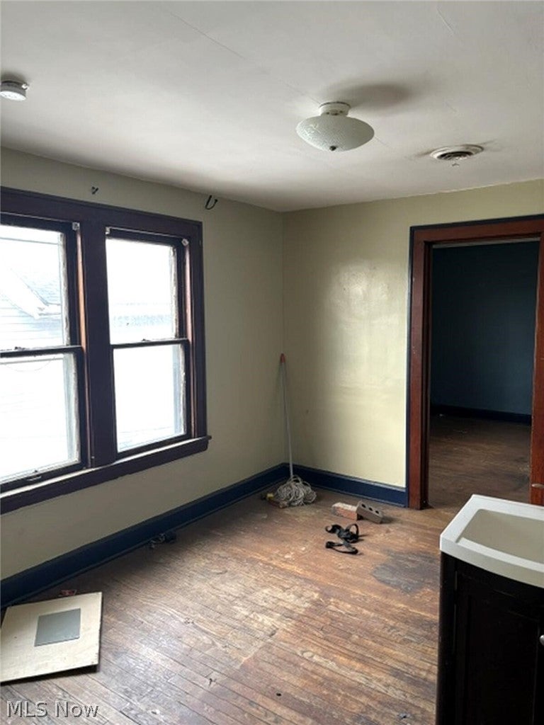 1326 W 76th Street