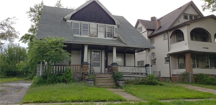 Huge home that is side by side, it is perfect for an experienced investor, needs some work.  This home is occupied with tenants. Seller is motivated