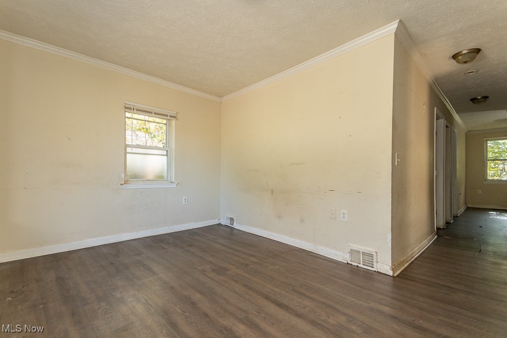 15114 Sunview Avenue