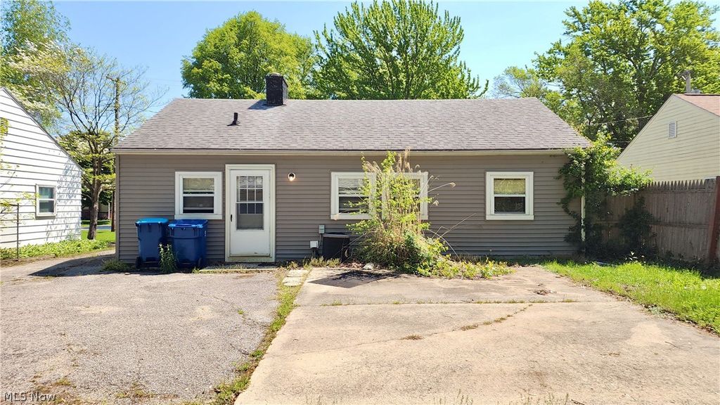 Photo of 863 North AVE, Painesville, OH 44077 (MLS # 5208250)