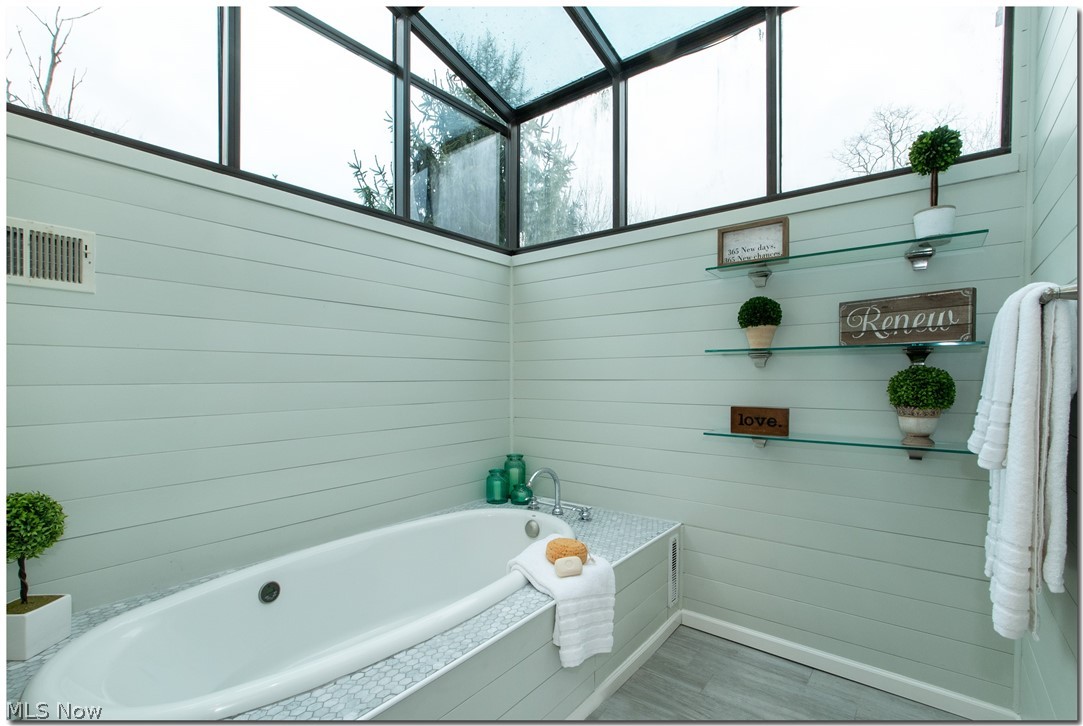 Orange 03 - Residential