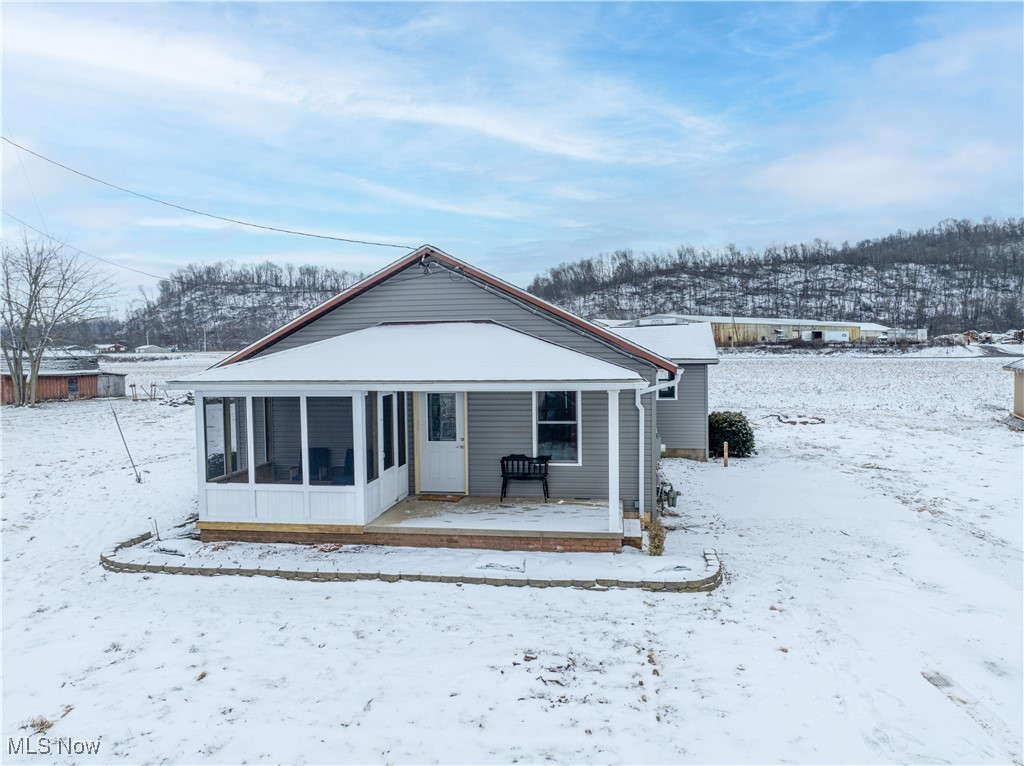 7469 Wolfes Crossing Road, Gnadenhutten, Ohio image 1