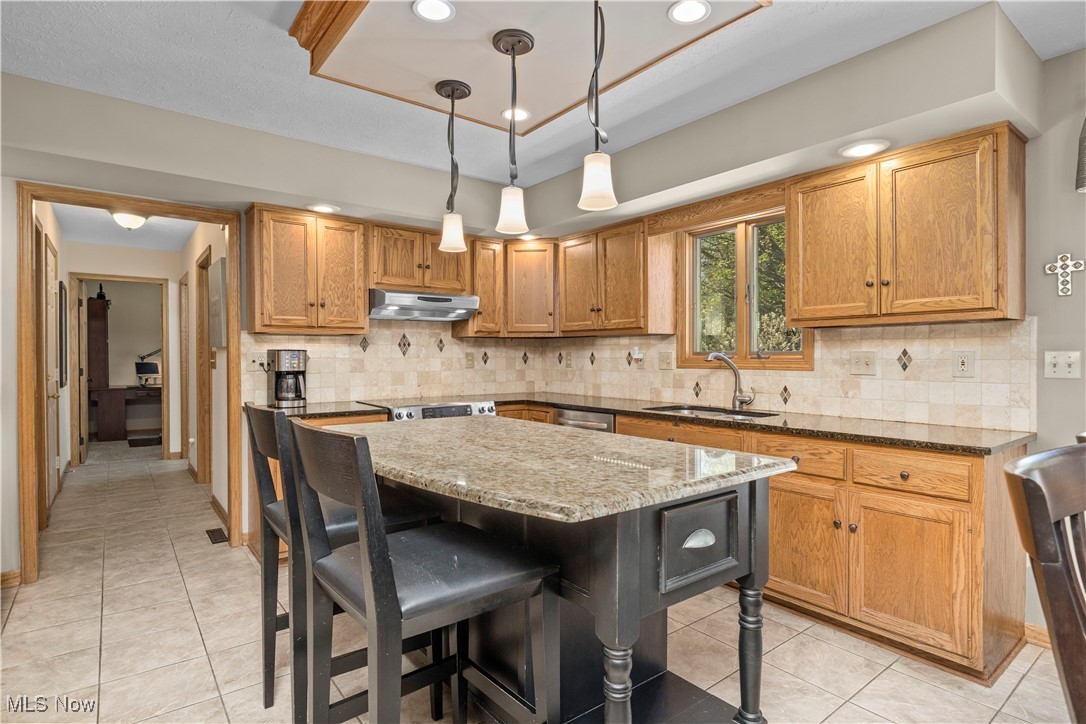 1071 Marilyn Way, Medina, Ohio image 2