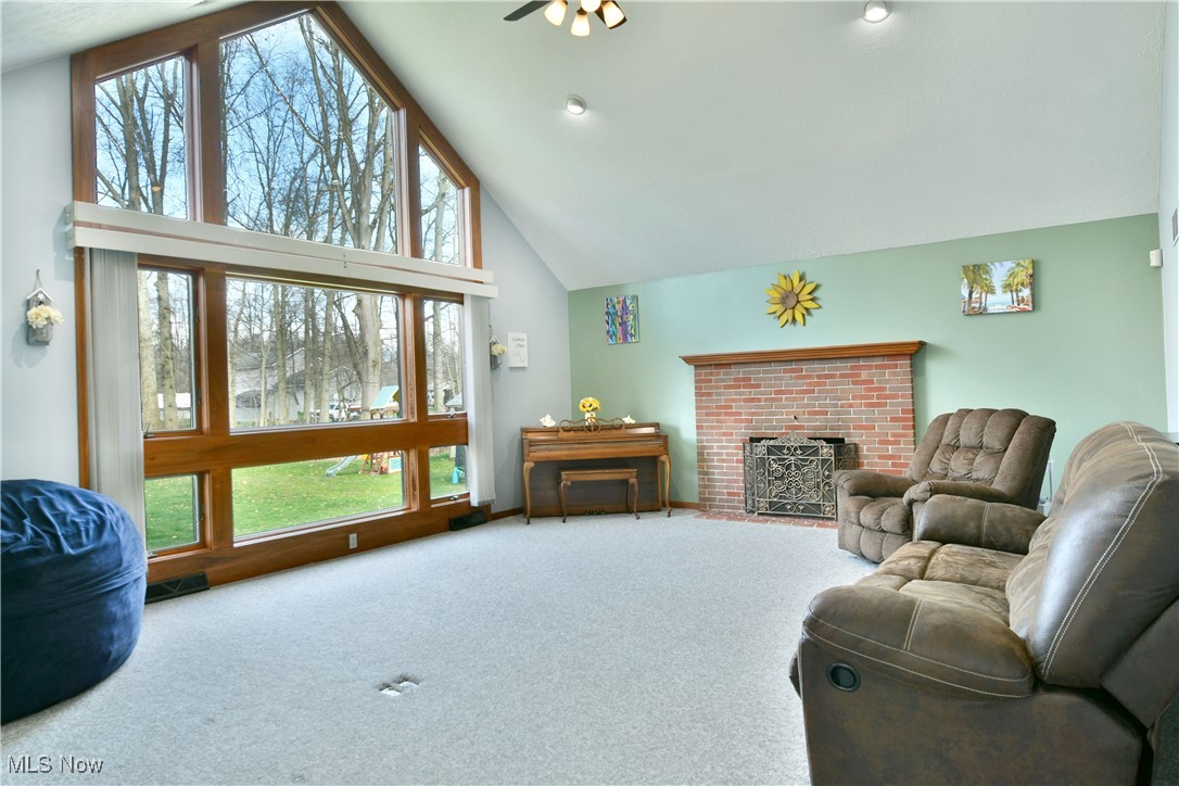2248 Crestmont Drive, Girard, Ohio image 18